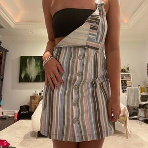 🌼URBAN OVERALL DRESS🌼